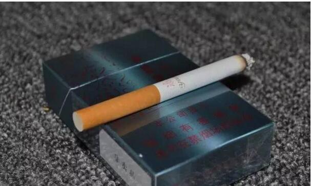 黃鶴樓游泳回歸，爺爺輩最喜愛的香煙品牌