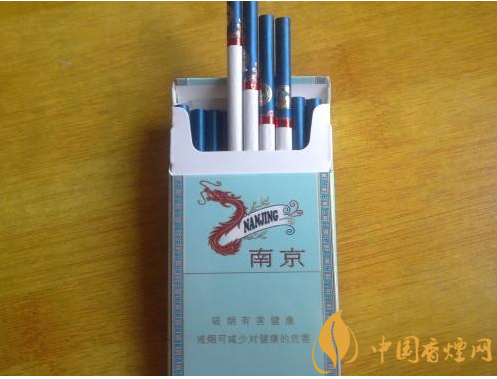 過(guò)年待客買(mǎi)什么香煙好，中華撐場(chǎng)面軟云看內(nèi)在